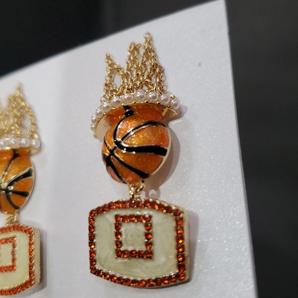 Baublebar shoot your shot gold net pearl rim ruby pave basketball earrings new - Picture 5 of 8